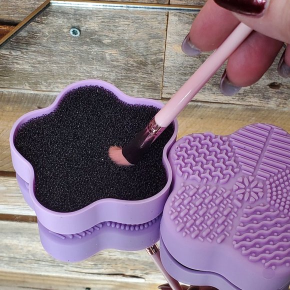 Silicone Makeup Brush Cleaning Pads - Lavender - Set of 2 - Flower - Picture 3 of 6